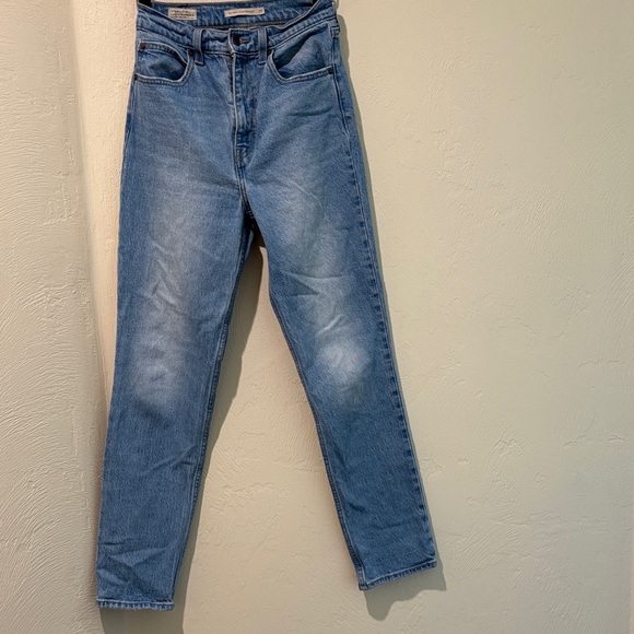 Levi's Women's High Rise Blue Jeans - Picture 7 of 8